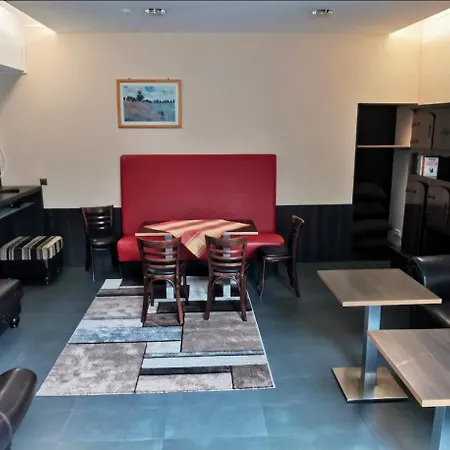 Bacchus Homes, Altstadt Appartement *