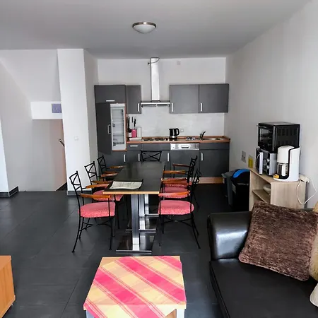 Bacchus Homes, Altstadt Appartement