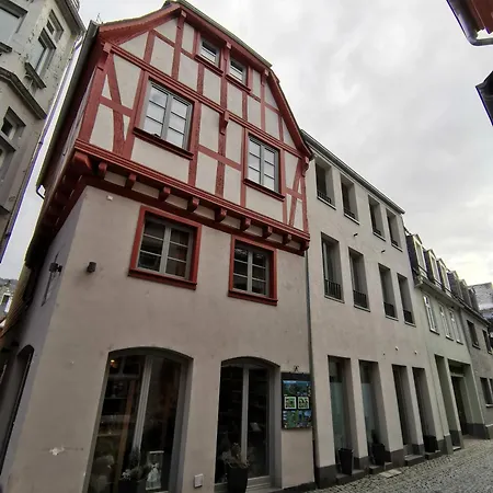 Bacchus Homes, Altstadt Appartement *